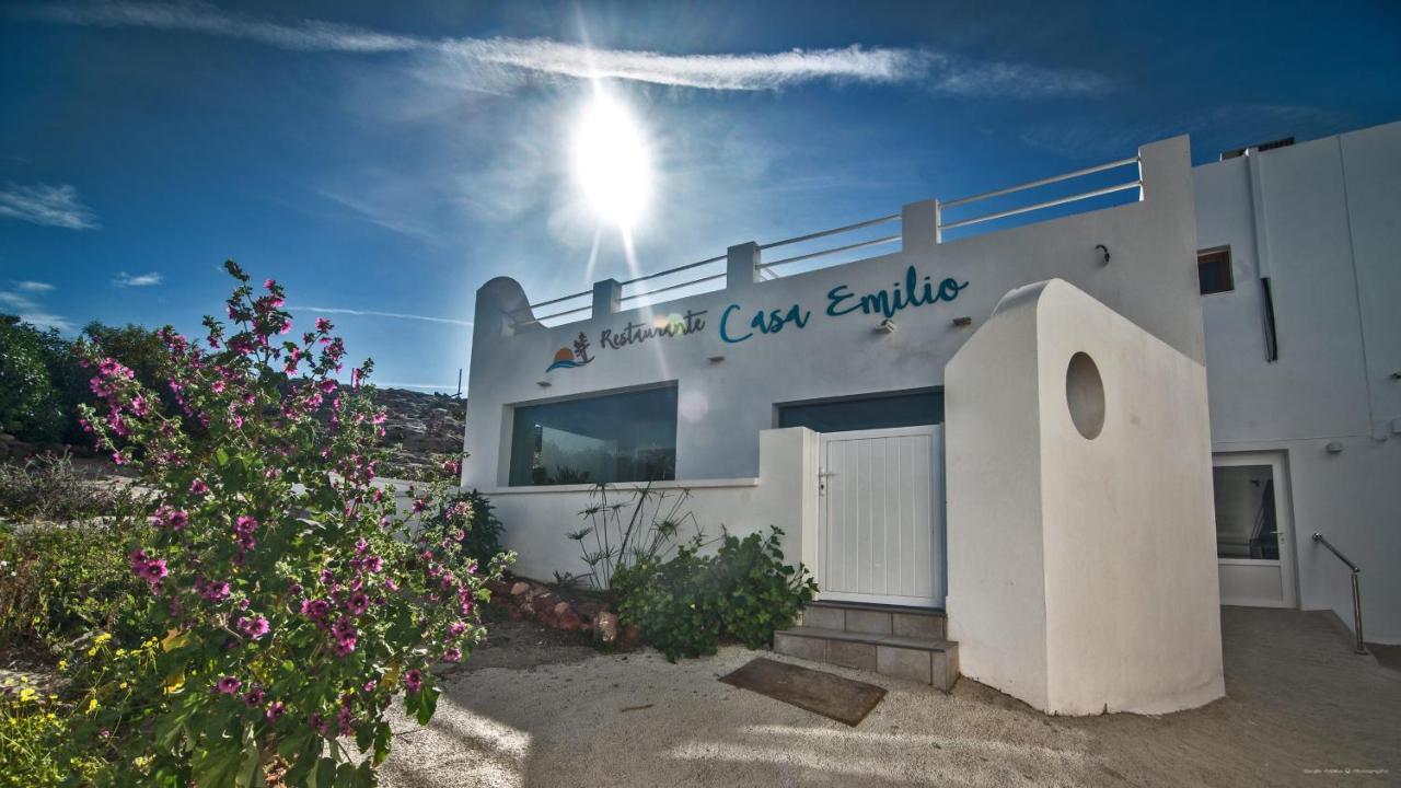 Hostal Casa Emilio Almeria Bagian luar foto
