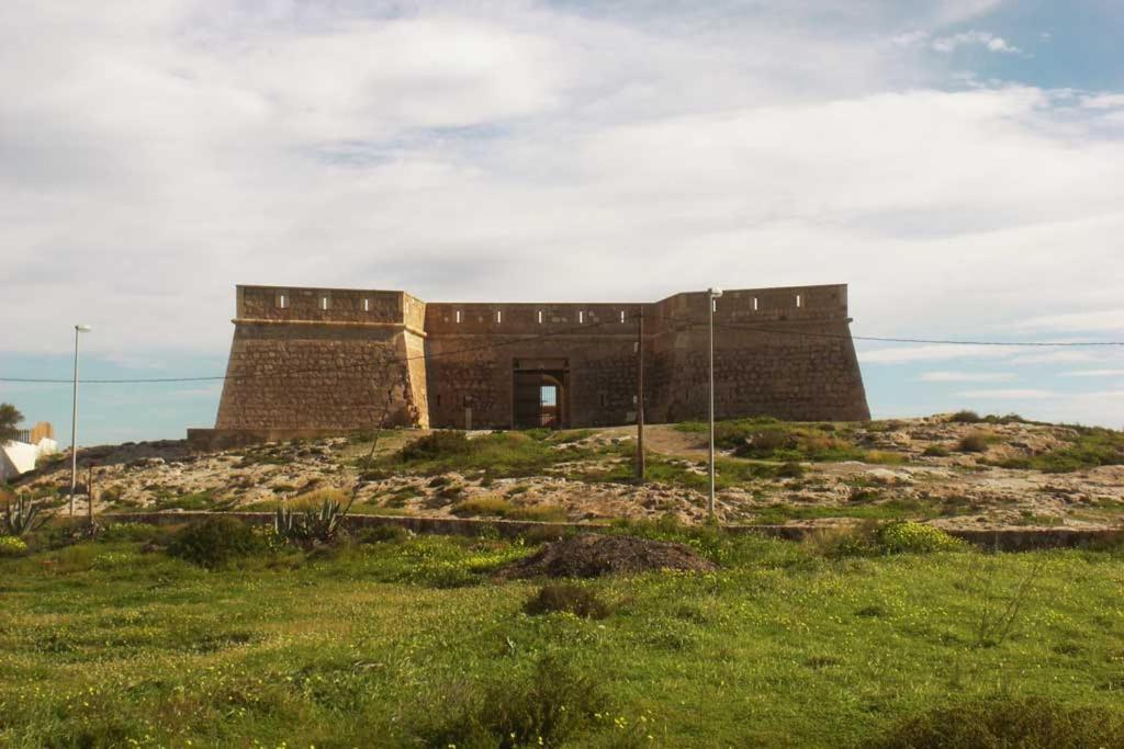 Hostal Casa Emilio Almeria Bagian luar foto
