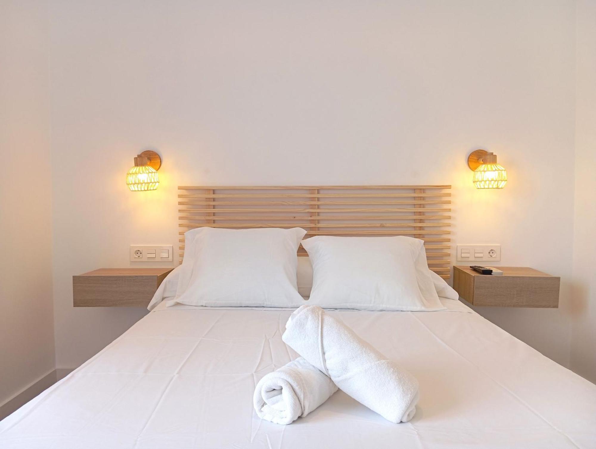 Hostal Casa Emilio Almeria Bagian luar foto