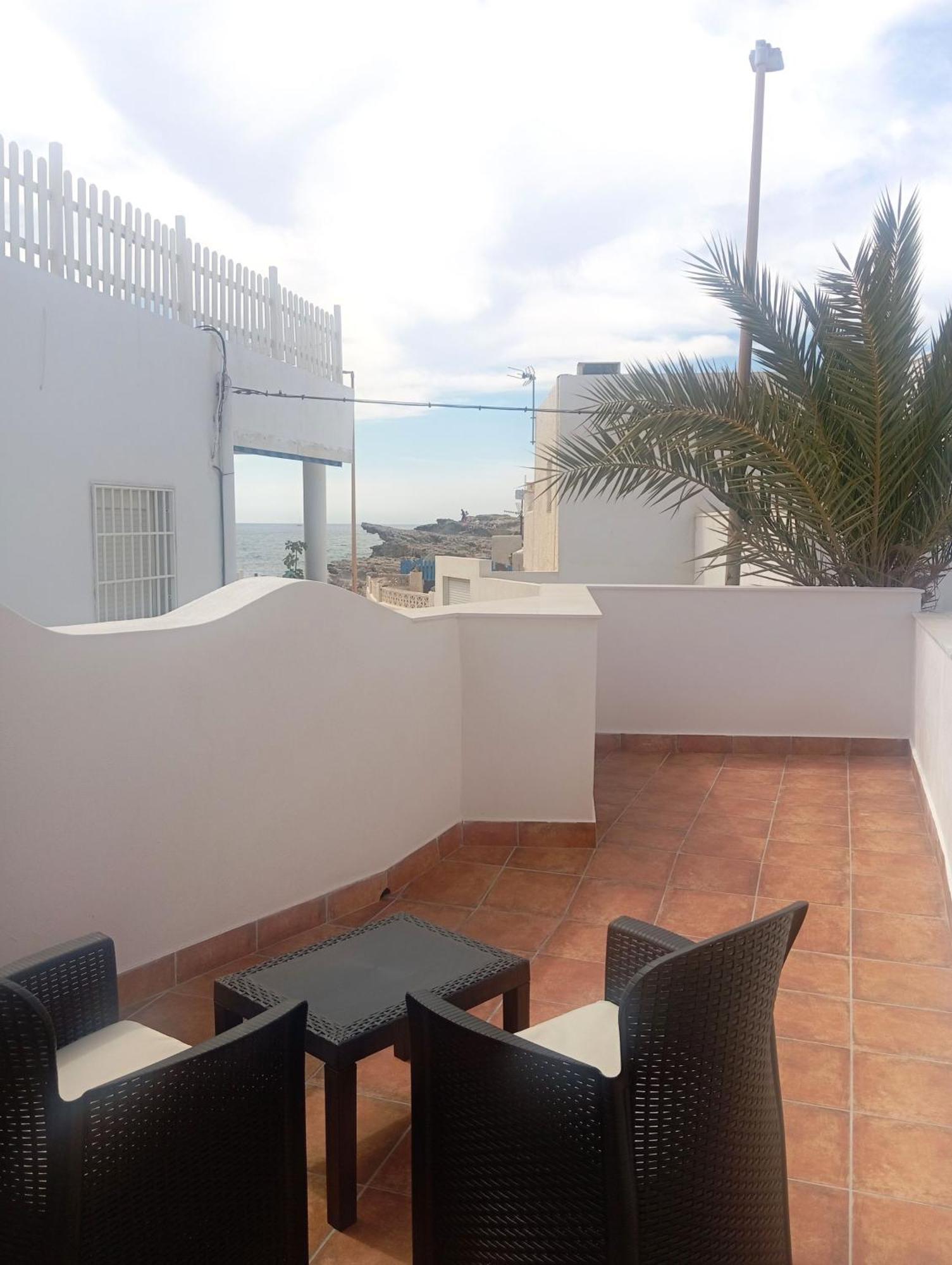 Hostal Casa Emilio Almeria Bagian luar foto