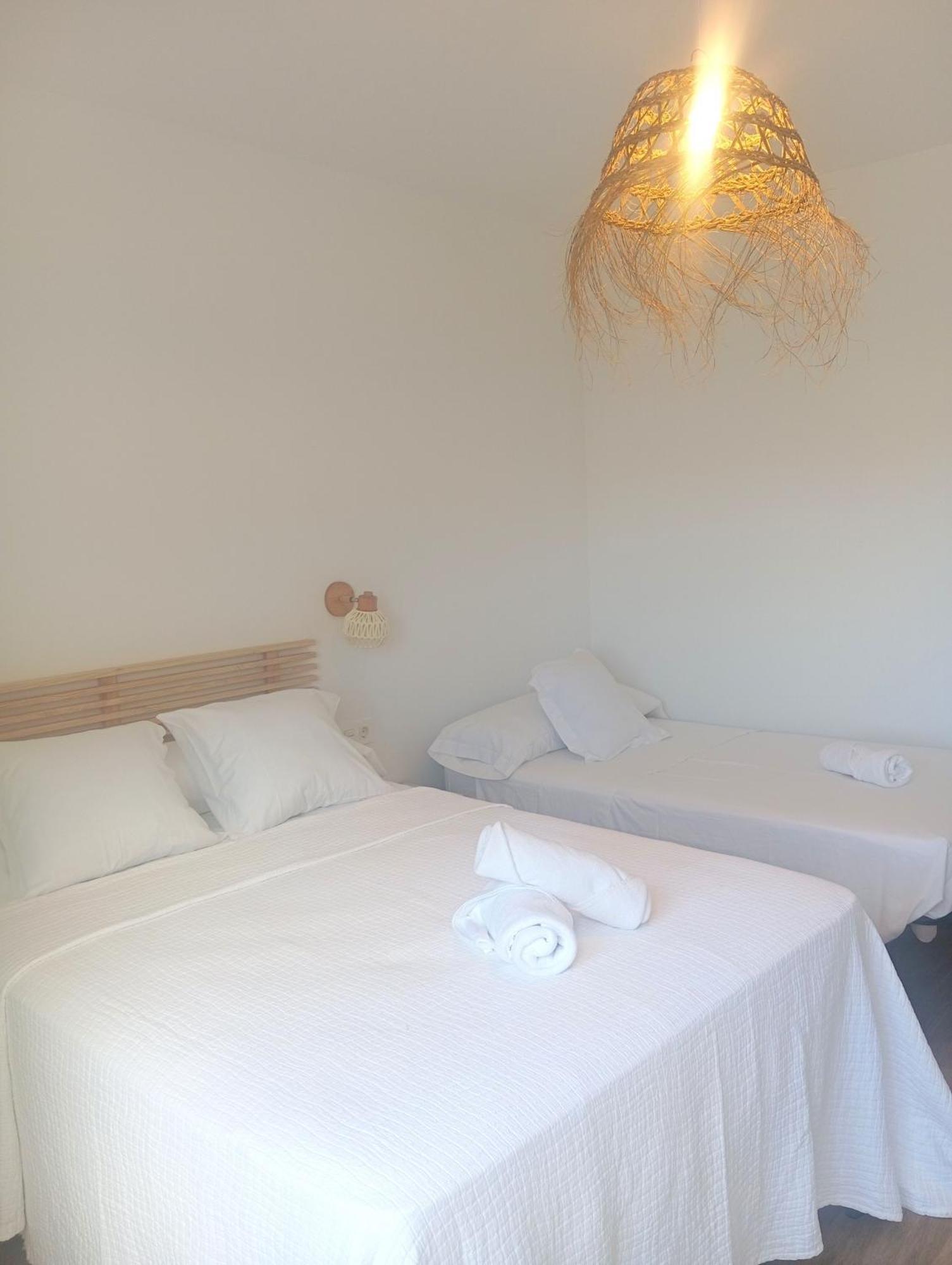 Hostal Casa Emilio Almeria Bagian luar foto