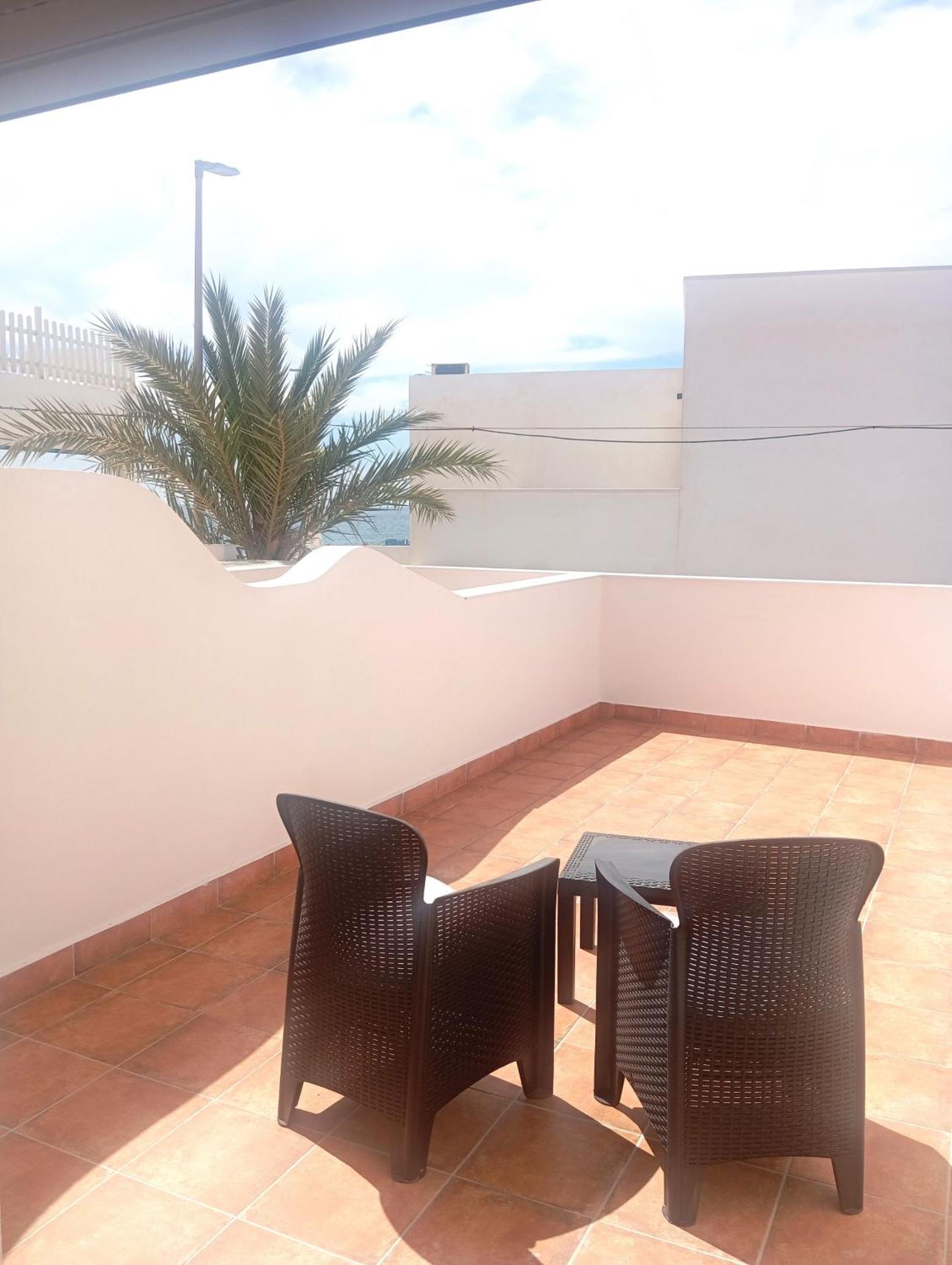 Hostal Casa Emilio Almeria Bagian luar foto