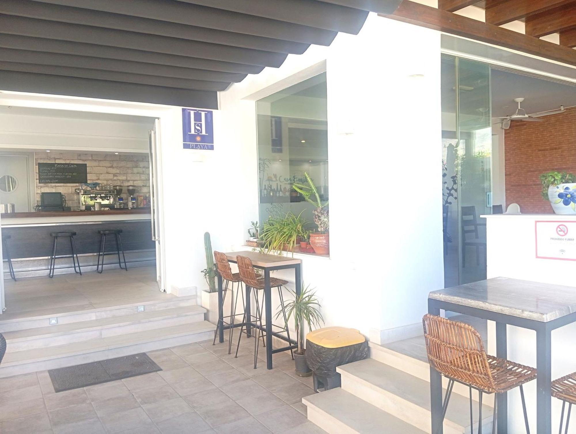 Hostal Casa Emilio Almeria Bagian luar foto