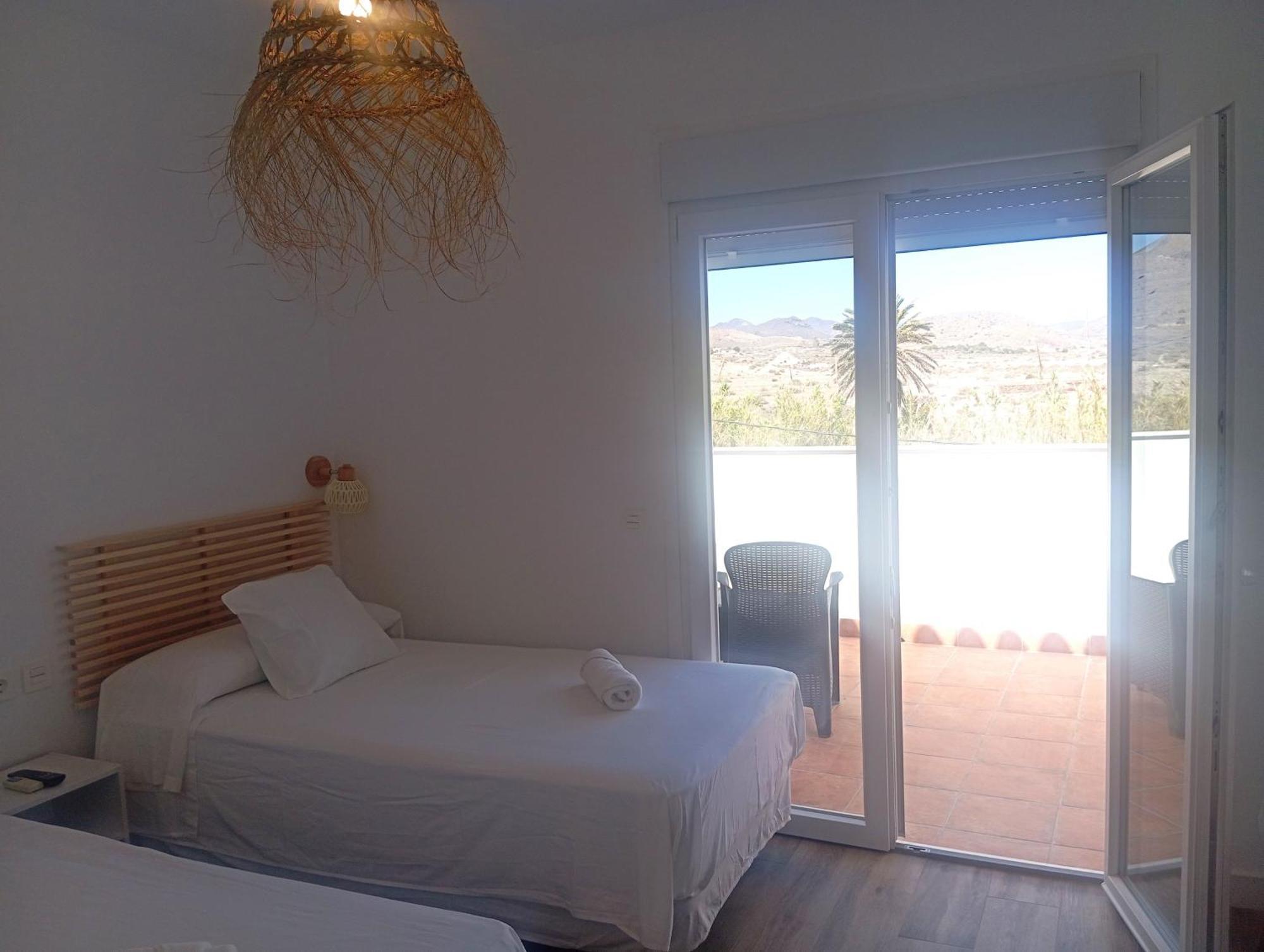 Hostal Casa Emilio Almeria Bagian luar foto